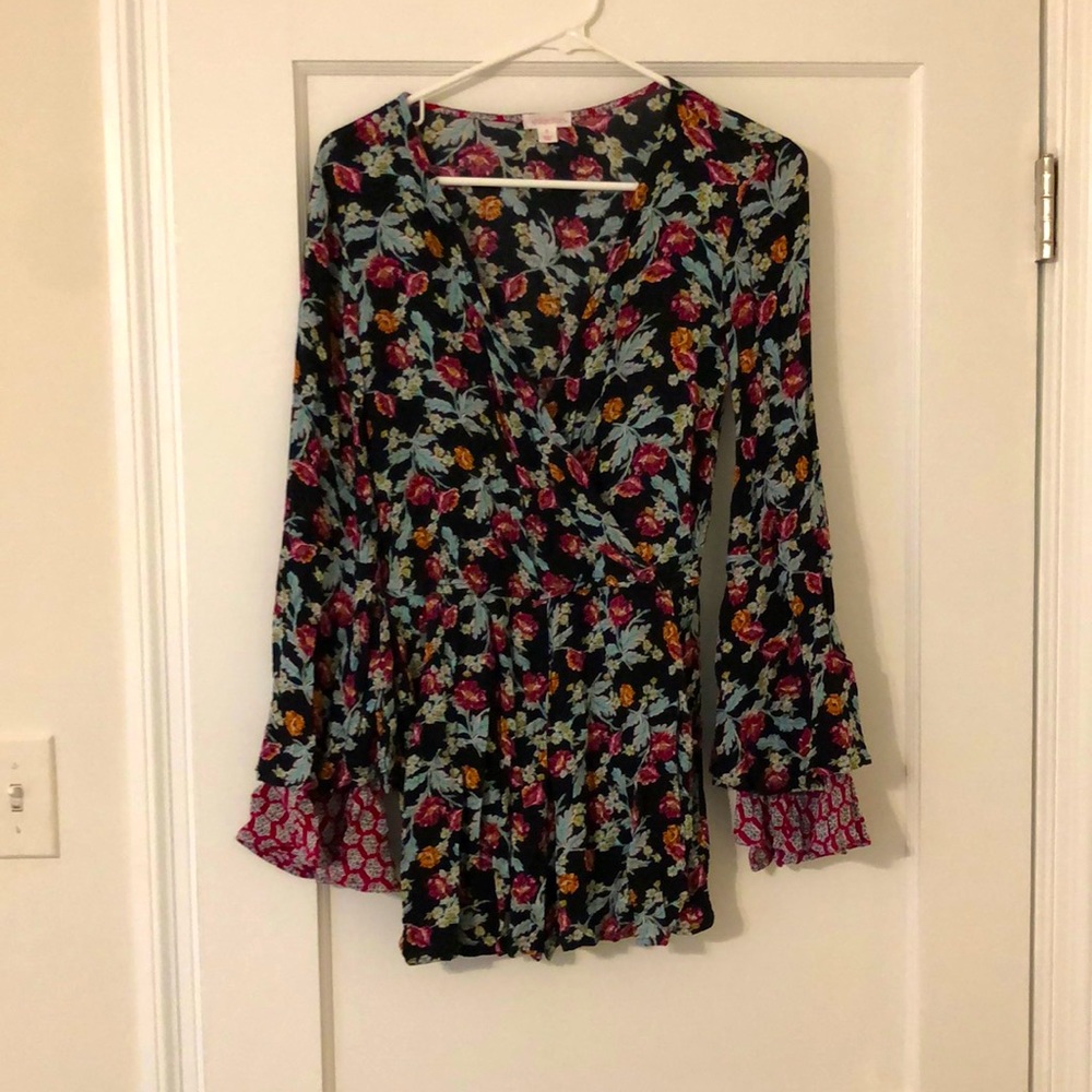 Floral romper with pockets